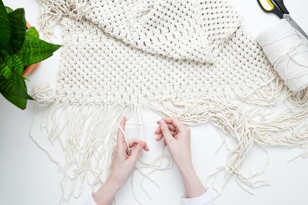 ruky pri šití vzoru